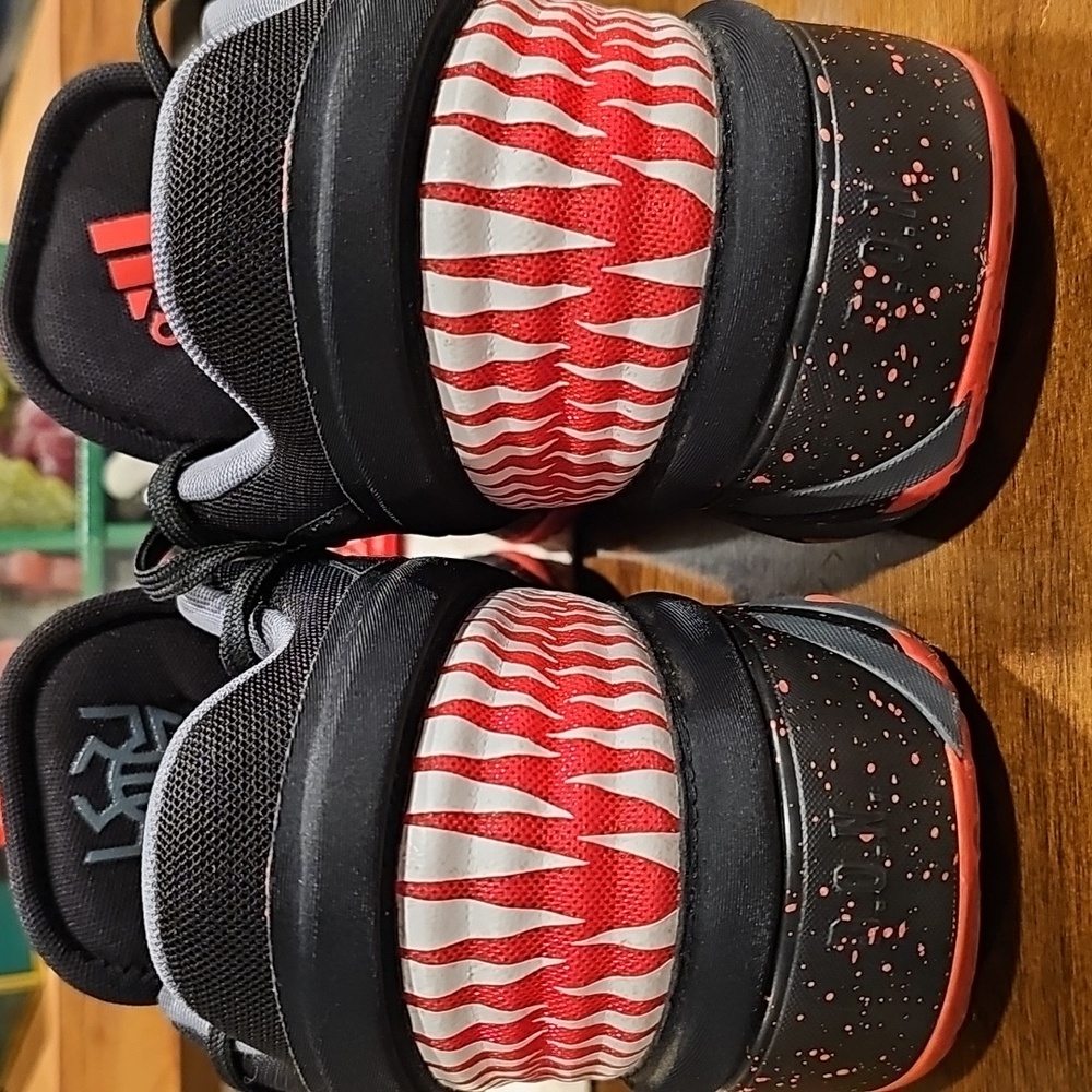 STUNNING ADIDAS D.O.N Issue 2 VENOM MARVEL SHOES